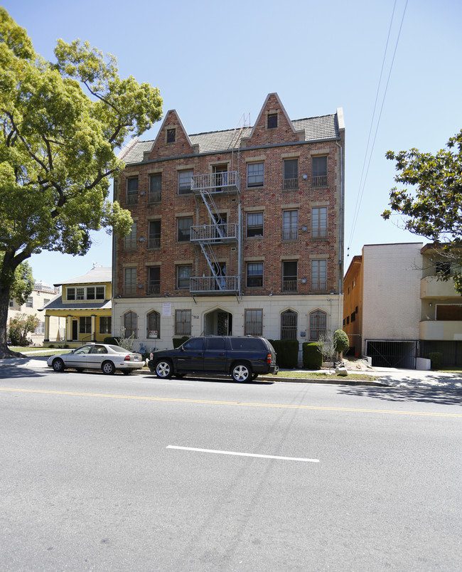 Tufford Arms Apartments in Los Angeles, CA - Foto de edificio - Building Photo