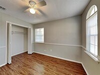 628 E Renfro St photo'