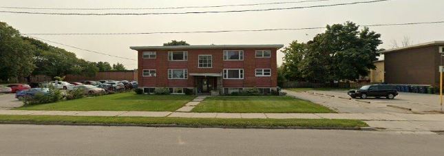 9 Meyer Dr in Guelph, ON - Building Photo