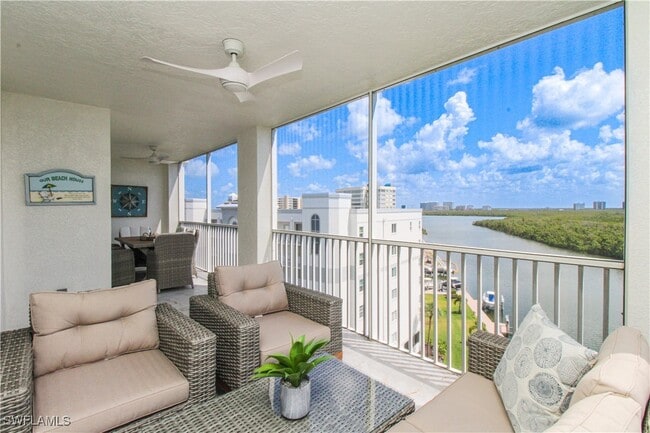 35 Bluebill Ave in Naples, FL - Building Photo - Building Photo