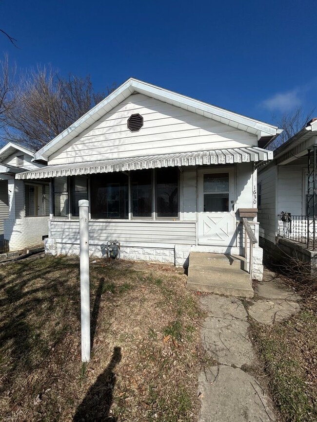 property at 1630 E Division St