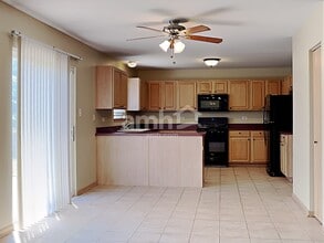916 Mazalin Dr in Shorewood, IL - Building Photo - Building Photo