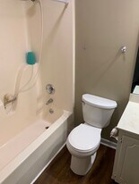 317 Rock Knoll Dr in Greenwood, SC - Building Photo