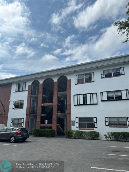 2415 Lincoln St in Hollywood, FL - Building Photo - Building Photo