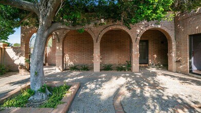 6833 N 18th St in Phoenix, AZ - Building Photo - Building Photo