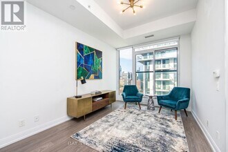 181 Dundas St E in Toronto, ON - Building Photo - Building Photo