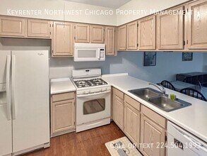 519 Woodcrest Dr in Mundelein, IL - Building Photo - Building Photo