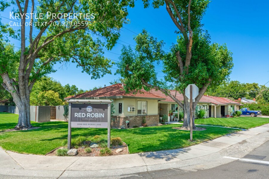 2060 Red Robin Ln in Sacramento, CA - Building Photo