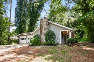 512 Oak Rd SW in Lawrenceville, GA - Building Photo - Building Photo