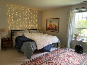 4000 Gypsy Ln, Unit 221 in Philadelphia, PA - Foto de edificio - Building Photo