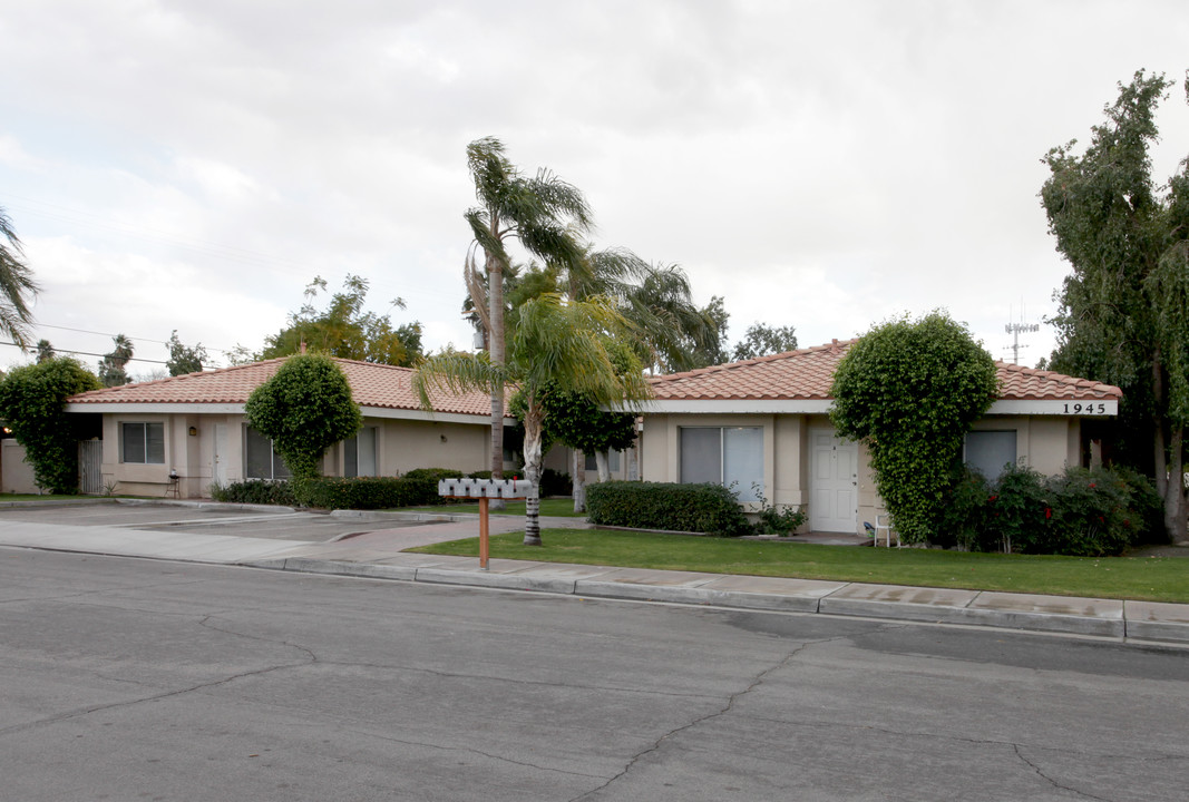 1945 Calle Lileta in Palm Springs, CA - Foto de edificio