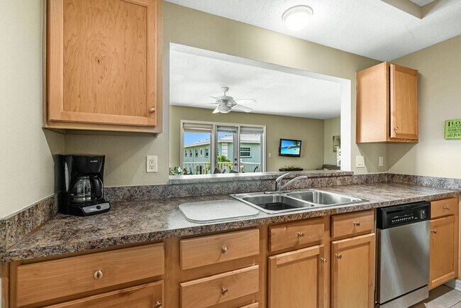3336 N Key Dr in North Fort Myers, FL - Building Photo - Building Photo