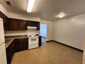 5817 NW 23rd Terrace in Gainesville, FL - Building Photo - Building Photo