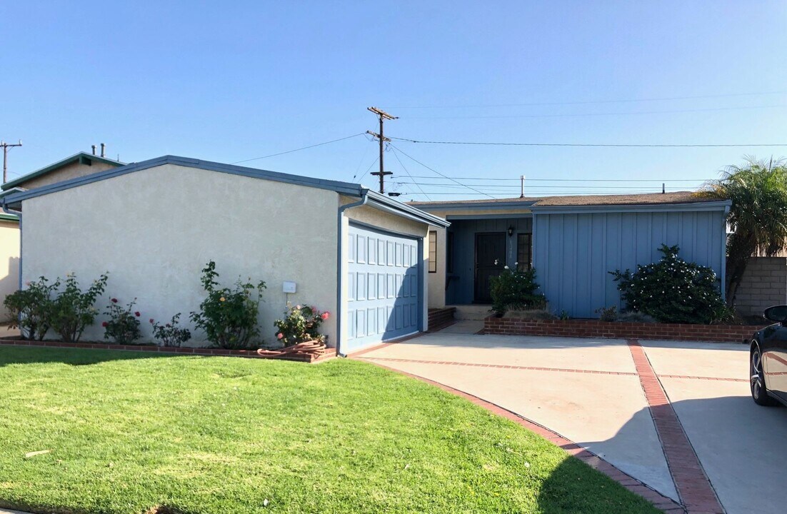 15408 Haas Ave in Gardena, CA - Building Photo