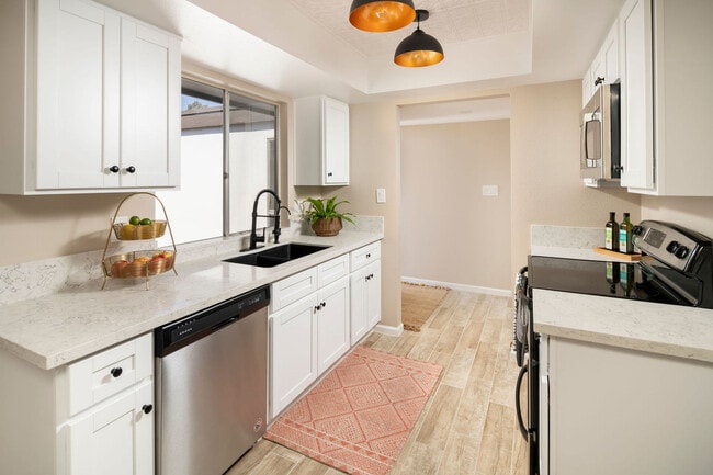 905 W Berridge Ln in Phoenix, AZ - Building Photo - Building Photo