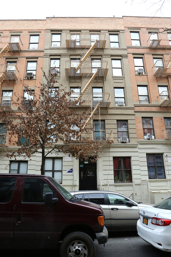 309 W 114th St in New York, NY - Building Photo - Building Photo