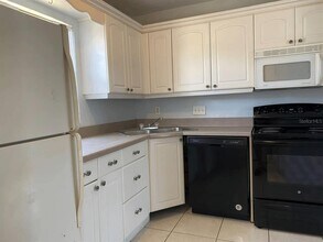 461 S Brevard Ave in Cocoa Beach, FL - Building Photo - Building Photo