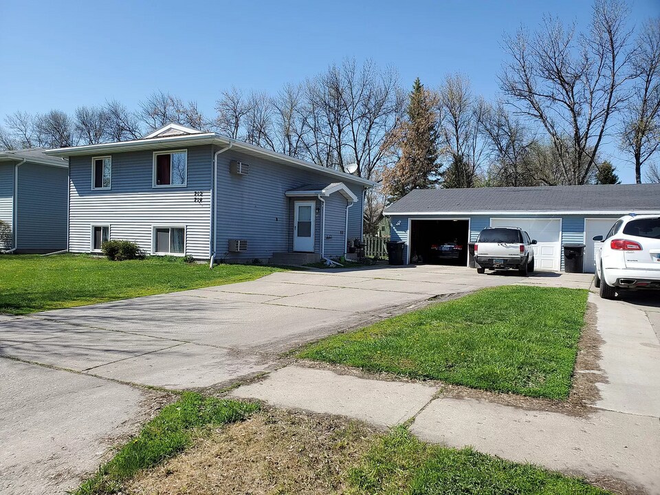 714 Great Plains Ct Photo