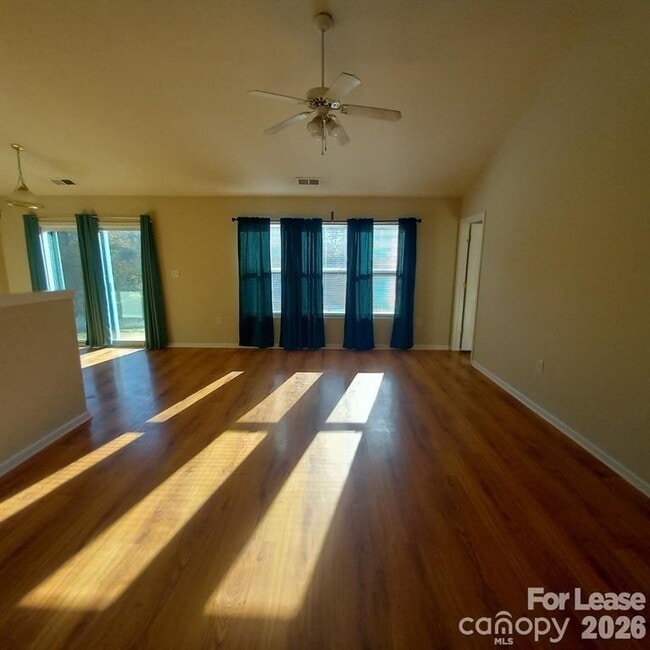 1031 Rocky Meadows Ln in Concord, NC - Foto de edificio - Building Photo