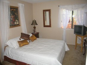 18806 Mandan St, Unit 205 in Santa Clarita, CA - Building Photo - Building Photo