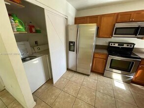 5411 SW 41st St in Pembroke Park, FL - Building Photo - Building Photo