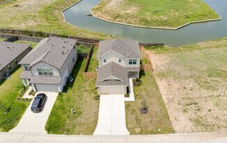 11020 N Lake Mist Ln in Willis, TX - Building Photo