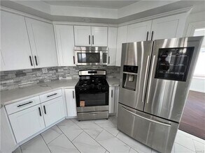 31448 Hallwood Ct in Menifee, CA - Building Photo - Building Photo