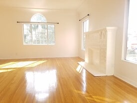 1609 1/2 S Sierra Bonita Ave, Unit 1609 1.2 in Los Angeles, CA - Building Photo