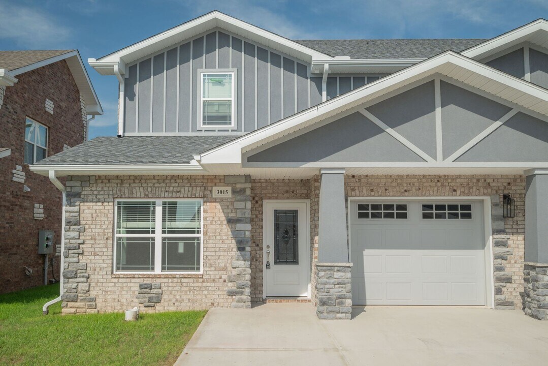 3015 E 12th St in Joplin, MO - Building Photo