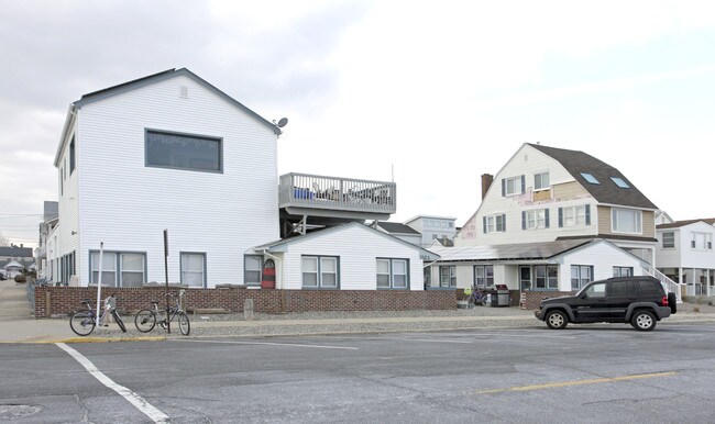 1101 Ocean Ave in Bradley Beach, NJ - Foto de edificio - Building Photo