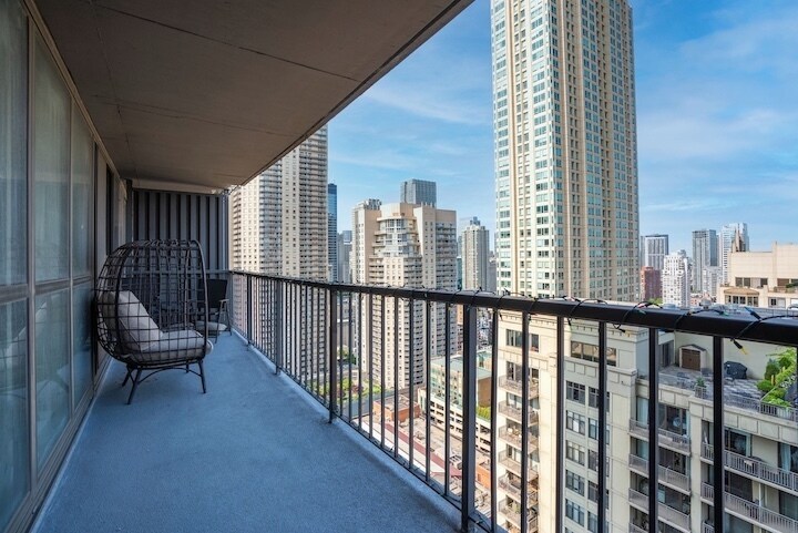 10 E Ontario St, Unit 3107 in Chicago, IL - Foto de edificio