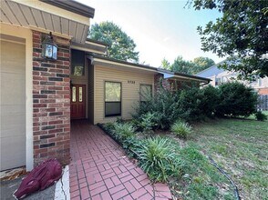 2722 Coy Kaylor Dr in Fayetteville, AR - Foto de edificio - Building Photo