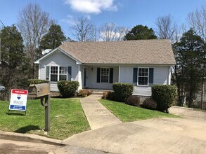 1053 Red Apple Ct in Clarksville, TN - Building Photo - Building Photo