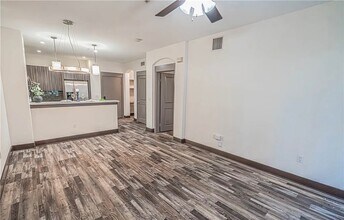 24505 Town Center Dr in Santa Clarita, CA - Building Photo - Building Photo