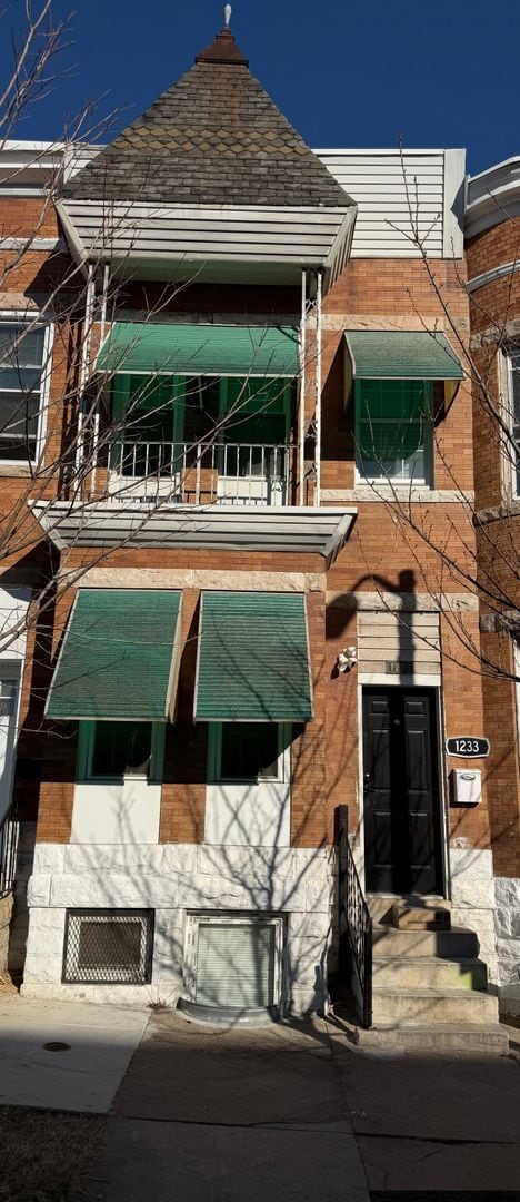 property at 1233 N Luzerne Ave