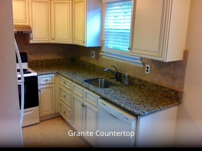 202 Shady Ln in Marlton, NJ - Building Photo - Building Photo