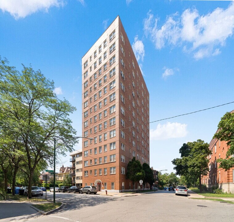 5400 S Harper Ave, Unit 804 in Chicago, IL - Building Photo