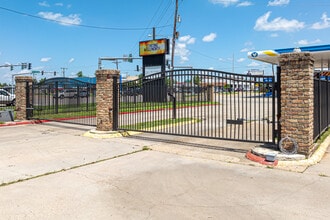 26 Hundred Residences in Lake Charles, LA - Building Photo - Building Photo