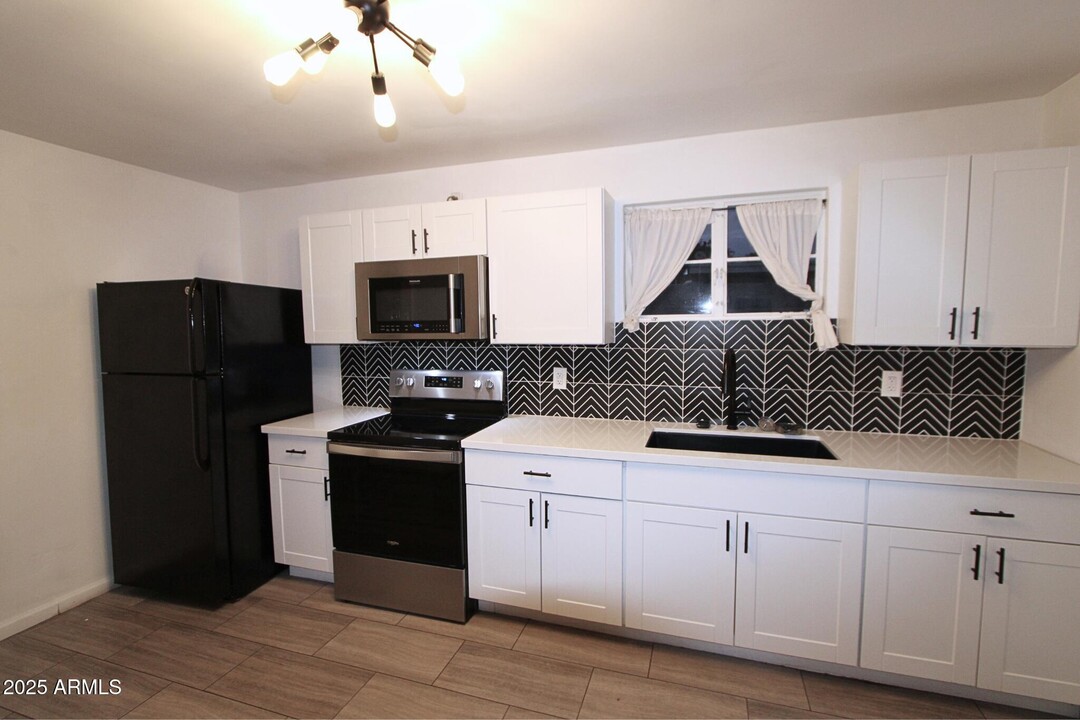 4212 N 19th St in Phoenix, AZ - Building Photo