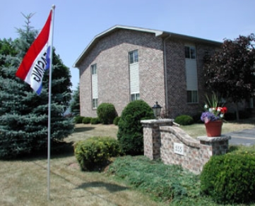 Pearl Street Apartments in Seymour, WI - Building Photo