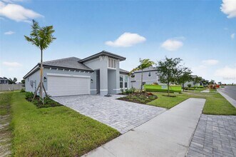 7536 Nighthawk Dr in Sarasota, FL - Building Photo - Building Photo