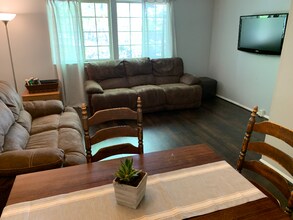 2802 New Providence Ct in Falls Church, VA - Building Photo - Building Photo