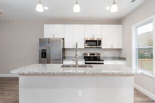 107 Owens Creek Rd in Asheville, NC - Building Photo