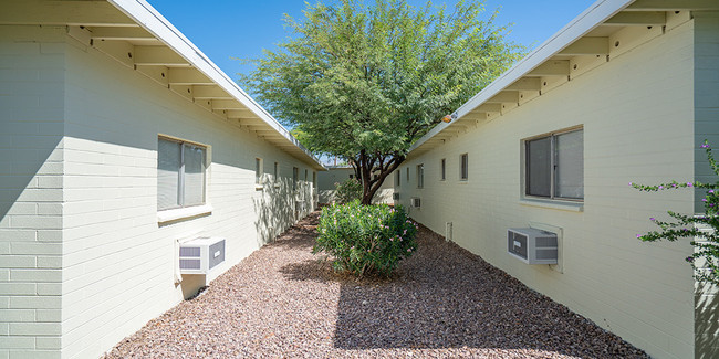 29 Palms Apartments in Tucson, AZ - Foto de edificio - Building Photo