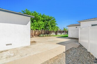6714 Amigo Ave in Reseda, CA - Building Photo - Building Photo