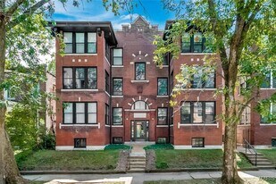 4166 Russell Blvd in St. Louis, MO - Building Photo