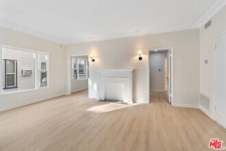 837 N Alfred St in West Hollywood, CA - Building Photo - Building Photo