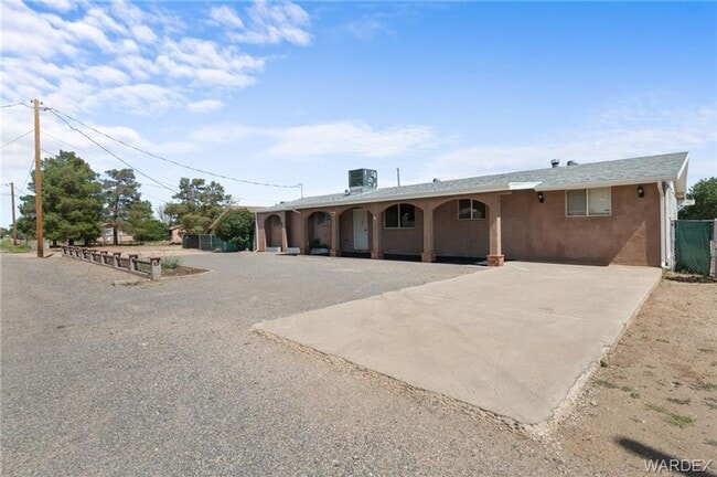 property at 4410 N Van Nuys Rd
