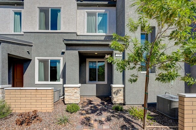 property at 230 Freeport Vw Pl