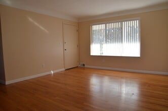 5445 Chicago Rd in Warren, MI - Building Photo - Building Photo